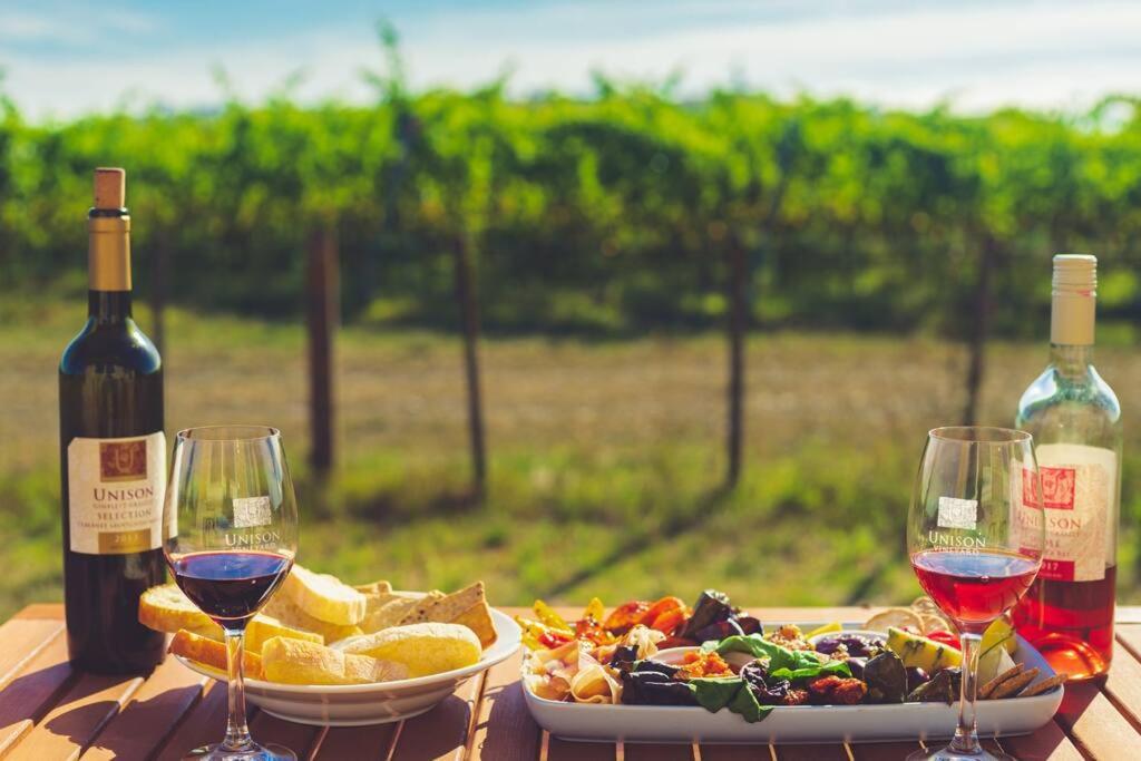 Syrah Suite Unison Vineyard Fernhill Bagian luar foto